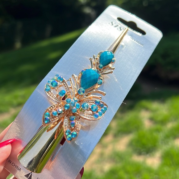 New Set of 4 Gorgeous and unique Crystal  Alligator Clip w/ serrated saw tooth - Picture 5 of 9